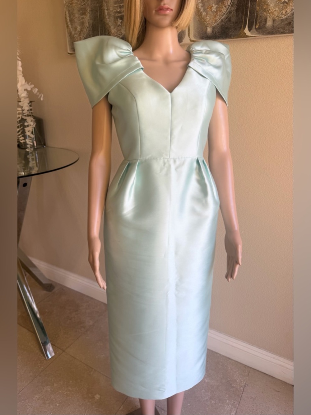 Elegant Puff-Sleeve Midi Dress in Pale Mint